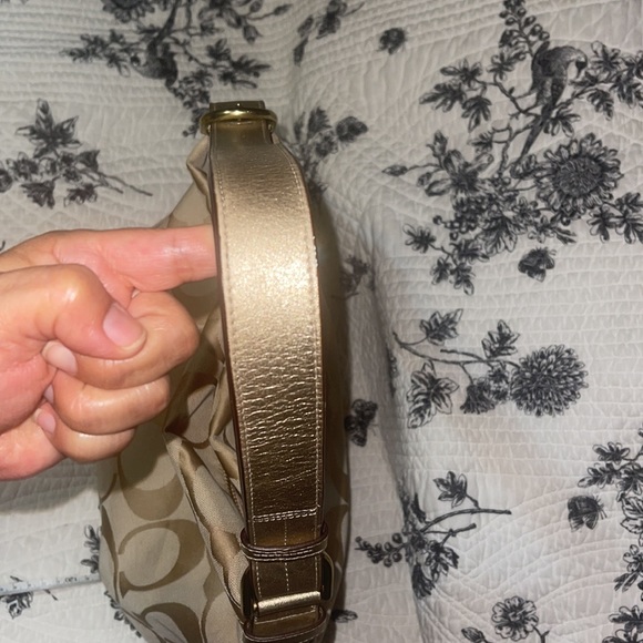 Golden brown Authentic Coach signature purse - Picture 6 of 9